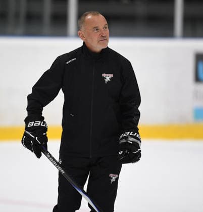 09.08.2026, xophax, KEC , Eishockey , Haie. Kölnarena 2 , Öffentliches Showtraining, Training. Trainer Thomas Berglund ( KEC ) Köln Cologne *** August 9, 2026, xophax, KEC, Ice Hockey, Haie Kölnarena 2, Public Show Practice, Practice Led by Coach Thomas Berglund, KEC Cologne