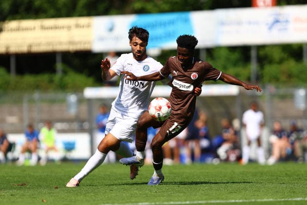 17 Mamadou Djalo (FC St. Pauli U23), 10 Vedat Tunc (Bremer SV) Fußball I Herren I Regionalliga Nord I Saison 2026-2027 I 2. Spieltag I FC St. Pauli U23 - Bremer SV I 09.08.2026 I Edmund-Plambeck-Stadion *** 17 Mamadou Djalo, FC St. Pauli U23, 10 Vedat Tunc Bremer SV Men s Soccer I Regionalliga Nord I 2026–2027 Season I Matchday 2 I FC St. Pauli U23 vs. Bremer SV I August 9, 2026 I Edmund Plambeck Stadium
