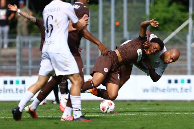 20 Wissou Kaba (FC St. Pauli U23), 5 Anthony Nwachukwu (Bremer SV) Fußball I Herren I Regionalliga Nord I Saison 2026-2027 I 2. Spieltag I FC St. Pauli U23 - Bremer SV I 09.08.2026 I Edmund-Plambeck-Stadion *** 20 Wissou Kaba, FC St. Pauli U23, 5 Anthony Nwachukwu Bremer SV Men s First Team I Regionalliga Nord I 2026–2027 Season I Matchday 2 I FC St. Pauli U23 vs. Bremer SV I August 9, 2026 I Edmund Plambeck Stadium