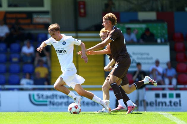 27 Hugo Weber (FC St. Pauli U23), 11 Bastian Redecker (Bremer SV) Fußball I Herren I Regionalliga Nord I Saison 2026-2027 I 2. Spieltag I FC St. Pauli U23 - Bremer SV I 09.08.2026 I Edmund-Plambeck-Stadion *** 27 Hugo Weber FC St. Pauli U23, 11 Bastian Redecker Bremer SV Men s Soccer I Regionalliga Nord I 2026–2027 Season I Matchday 2 I FC St. Pauli U23 vs. Bremer SV I August 9, 2026 I Edmund Plambeck Stadium