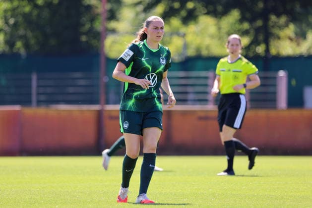 Bremen, Deutschland: 09.08.2026 - Testspiel - SV Werder Bremen Frauen vs. VfL Wolfsburg Frauen Im Bild: Smilla Vallotto (Wolfsburg) *** Bremen, Germany, August 9, 2026: Friendly match between SV Werder Bremen Women and VfL Wolfsburg Women. Pictured: Smilla Vallotto of Wolfsburg Copyright: HMBxMedia MadeleinexFantini