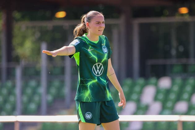 Bremen, Deutschland: 09.08.2026 - Testspiel - SV Werder Bremen Frauen vs. VfL Wolfsburg Frauen Im Bild: Smilla Vallotto (Wolfsburg) *** Bremen, Germany, August 9, 2026: Friendly match between SV Werder Bremen Women and VfL Wolfsburg Women. Pictured: Smilla Vallotto of Wolfsburg Copyright: HMBxMedia MadeleinexFantini