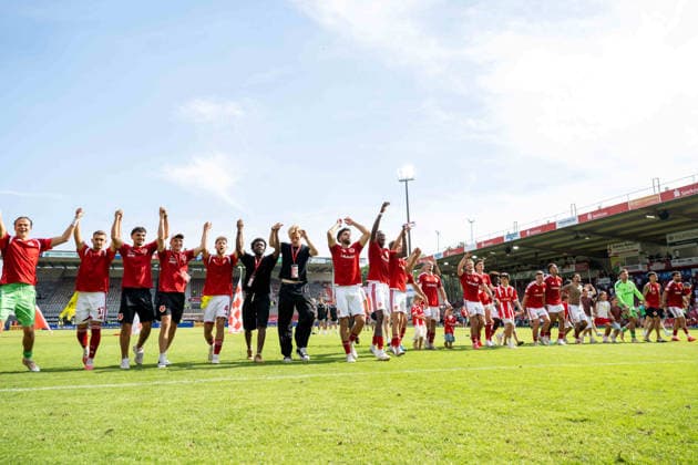 Fussball, Herren, Saison 2026 2027, 2. Bundesliga (1. Spieltag), FC Energie Cottbus - Hannover 96, Cottbuser Jubel nach Abpfiff, 09.08. 2026, *** Soccer, Men s, 2026–2027 Season, 2. Bundesliga, Matchday 1, FC Energie Cottbus vs. Hannover 96, Cottbus fans celebrating after the final whistle, August 9, 2026, Copyright: xSebastianxRäppold MatthiasxKochx