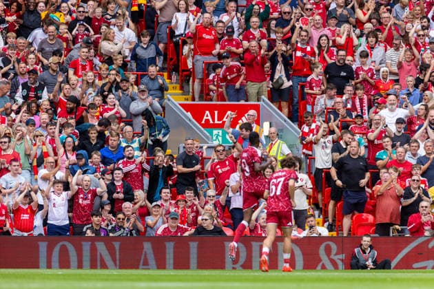 Football - Pre-Season Friendly - Liverpool FC v AS Monaco LIVERPOOL, ENGLAND - Saturday, August 8, 2026: Liverpool s Alexander Isak celebrates after scoring the first goal during a pre-season friendly match between Liverpool FC and AS Monaco FC at Anfield. (Photo by David Rawcliffe Propaganda) LIVERPOOL Anfield MERSEYSIDE ENGLAND  Copyright: xDavidxRawcliffex P2026-08-09-Liverpool_Monaco-54