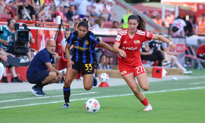 Elisa Bartoli, Leela Egli Zweikampf Spielszene Aktion Fußball Fussball Testspiel Frauen Damen Bundesliga Saison 2026 2027 09.08.2026 1.FC Union Berlin FCU vs Inter Mailand DFL regulations prohibit any use of photographs as image sequences and or quasi-video *** Elisa Bartoli, Leela Egli: One-on-one, game scene, action, sports, soccer, women s soccer, friendly match, Women s Bundesliga, 2026–2027 season, September 8, 2026, 1. FC Union Berlin (FCU) vs. Inter Milan. DFL regulations prohibit any use of photographs as image sequences and or quasi-video.