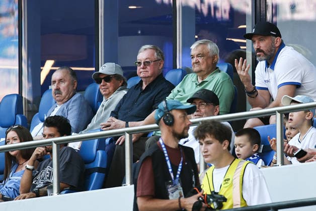 RUSSIA, MOSCOW - AUGUST 9, 2026: Russia s former national football coach Valery Gazzayev, football coach Yuri Syomin, Russian Book Union President Sergei Stepashin, HC Sochi head coach Vladimir Krikunov and hockey player Alexander Ovechkin (L-R back) look on during a 2026 27 Russian Premier League Round 3 football match between Dynamo Moscow and Dynamo Makhachkala at VTB Arena Russian Premier League: Dynamo Moscow 3 - 1 Dynamo Makhachkala  - ZUMAt113 20260809_zaa_t113_095 Copyright: xMikhailxTereshchenkox