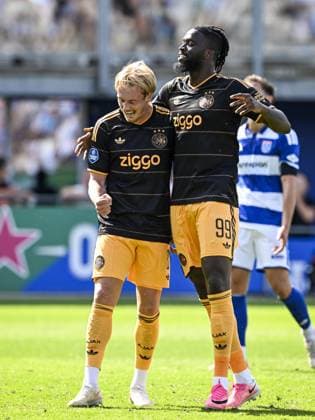 ZWOLLE - (lr) Julian Brandt of Ajax and Tolu Arokodare of Ajax celebrate the 0-2 during the Dutch Eredivisie match between PEC Zwolle and AFC Ajax at the MAC3Park stadium on August 9, 2026 in Zwolle, the Netherlands. OLAF KRAAK ANP Eredivisie 2026 27 xVIxANPxSportx xxANPxIVx 565159710 originalFilename: 565159710.jpg