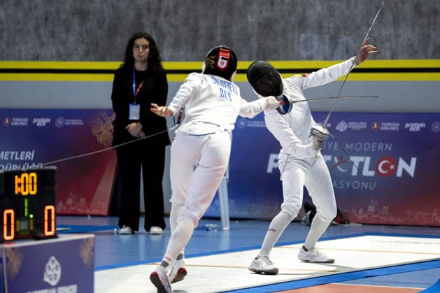 2026 European Senior Modern pentathlon, moderner Fünfkampf Championship in Istanbul ISTANBUL, TURKIYE - AUGUST 9: Yana Soloveva (L) competes against Gintare Aleksandravice (R) of Lithuania during the fencing stage of the 2026 European Senior Modern Pentathlon Championship at Burhan Felek Sports Complex in Istanbul, Turkiye on August 9, 2026. Arife Karakum Anadolu Istanbul Turkey. Editorial use only. Please get in touch for any other usage.  Copyright: x2026xAnadoluxArifexKarakumx