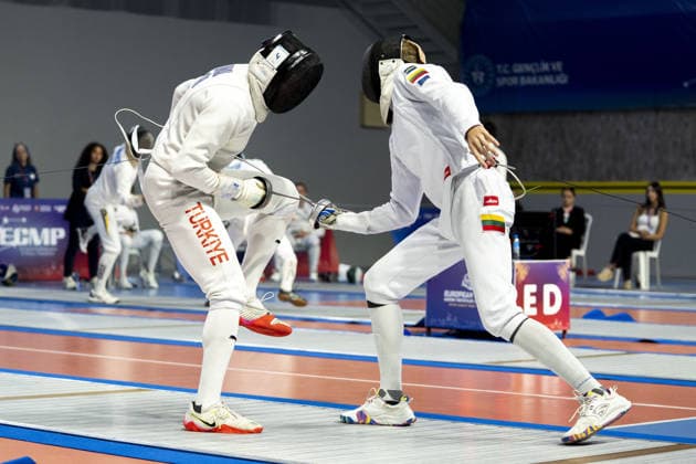 2026 European Senior Modern pentathlon, moderner Fünfkampf Championship in Istanbul ISTANBUL, TURKIYE - AUGUST 9: Bugra Unal (L) of Turkiye competes against Jonas Kalaminskas (R) of Lithuania during the fencing stage of the 2026 European Senior Modern Pentathlon Championship at Burhan Felek Sports Complex in Istanbul, Turkiye on August 9, 2026. Arife Karakum Anadolu Istanbul Turkey. Editorial use only. Please get in touch for any other usage.  Copyright: x2026xAnadoluxArifexKarakumx