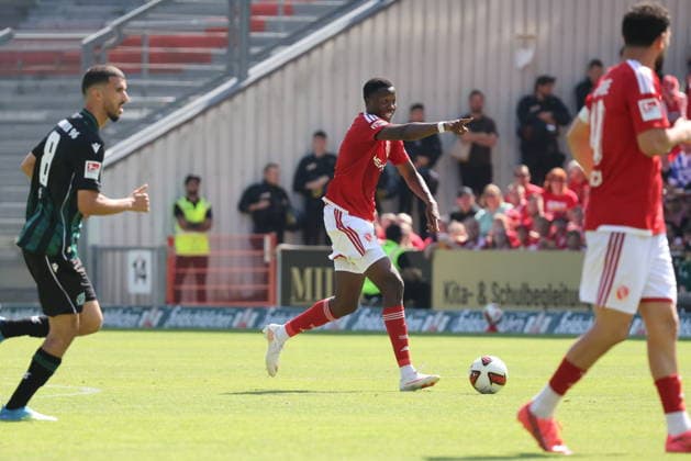 2 King Manu (Energie Cottbus) Fussball 2. Bundesliga 2026 2027 FC Energie Cottbus - Hannover 96 *** 2 King Manu Energie Cottbus Soccer 2. Bundesliga 2026–2027 FC Energie Cottbus Hannover 96
