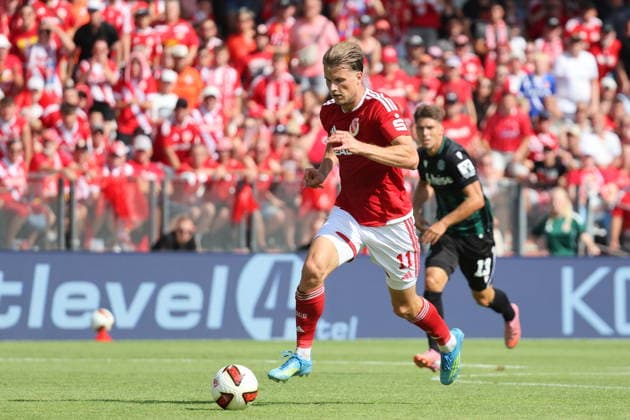 11 Moritz Hannemann (Energie Cottbus) Fussball 2. Bundesliga 2026 2027 FC Energie Cottbus - Hannover 96 *** 11 Moritz Hannemann Energie Cottbus Soccer 2. Bundesliga 2026 2027 FC Energie Cottbus Hannover 96