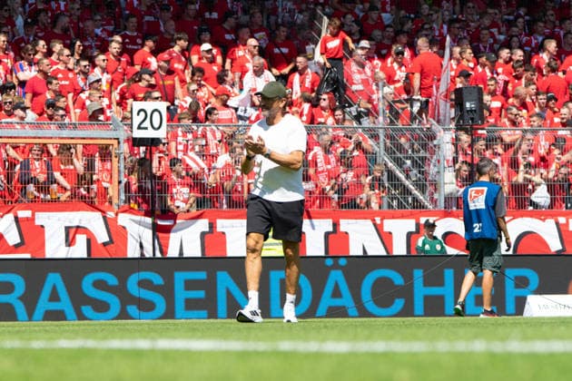Claus-Dieter Wollitz (Energie Cottbus, Trainer) 09.08.2026, Energie Cottbus vs Hannover 96, Fussball, 2. Bundesliga, Energie Stadion, Cottbus DFL regulations prohibit any use of photographs as image sequences and or quasi-video. *** Claus Dieter Wollitz, Energie Cottbus, Coach, August 9, 2026, Energie Cottbus vs. Hannover 96, Soccer, 2. Bundesliga, Energie Stadium, Cottbus. DFL regulations prohibit any use of photographs as image sequences and or quasi-video. Copyright: HMBxMedia xFinnxWeidmann