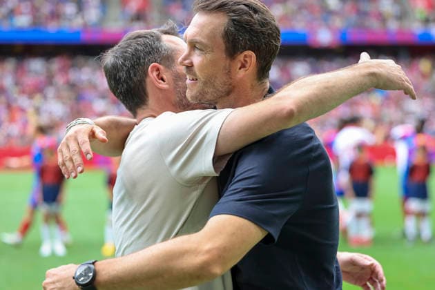 Gian-Luca Privitelli (FC Thun, Trainer) und Stephan Lichtsteiner (FC Basel, Trainer) vor Spielbeginn , Schweiz, Fussball, Super League, 3.Spieltag, 2026 2027, FC Basel 1893 vs. FC Thun, 09.08.2026, Basel Sankt Jakob Park Schweiz *** Gian Luca Privitelli (FC Thun, coach) and Stephan Lichtsteiner (FC Basel, coach) before kickoff, Switzerland, soccer, Super League, Matchday 3, 2026–2027, FC Basel 1893 vs. FC Thun, August 9, 2026, St. Jakob Park, Basel, Switzerland Copyright: xGrantxHubbsx