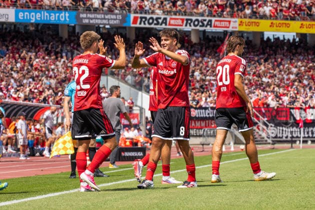 09.08.26 1. FC Nürnberg - SG Dynamo Dresden Deutschland, Nürnberg, 09.08.26, Fussball, 2. Bundesliga, 1. FC Nürnberg - SG Dynamo Dresden: v.l. Finn Ole Becker, Javier Fernandez Gonzalez (beide 1. FC Nürnberg), Jubel Tor 1:0 Zoma. *** August 26, 2009 1. FC Nuremberg vs. SG Dynamo Dresden Germany, Nuremberg, August 26, 2009, Soccer, 2. Bundesliga, 1. FC Nuremberg vs. Dynamo Dresden; from left: Finn Ole Becker, Javier Fernandez Gonzalez (both 1. FC Nuremberg); celebration after goal 1–0 Zoma