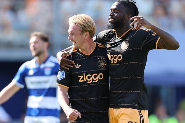 ZWOLLE - AFC Ajax Amsterdam midfielder Julian Brandt celebrates the goal with AFC Ajax Amsterdam forward Tolu Arokodare during the Eredivisie match between PEC Zwolle and Ajax at MAC3PARK stadium on August 8, 2026 in Zwolle, the Netherlands. (Photo by DeFodi Images) - *** ZWOLLE AFC Ajax Amsterdam midfielder Julian Brandt celebrates the goal with AFC Ajax Amsterdam forward Tolu Arokodare during the Eredivisie match between PEC Zwolle and Ajax at MAC3PARK Stadium on August 8, 2026, in Zwolle, the Netherlands. Photo by DeFodi Images