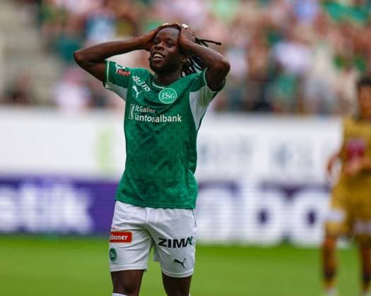 9. August 2026, Fussball, Brack Super League 2026 27, Runde 3, FC St. Gallen 1879 gegen FC Luzern, Berit Sitterstadion, St. Gallen, Schweiz Aliou Balde (14, FC St. Gallen 1879) nach einer verpassten Torgelegenheit Photo: Urs Ottiger *** August 9, 2026, Soccer, Brack Super League 2026–27, Matchday 3, FC St. Gallen 1879 vs. FC Lucerne, Berit Sitter Stadium, St. Gallen, Switzerland; Aliou Balde, No. 14, of FC St. Gallen 1879 after missing a scoring opportunity; Photo by Urs Ottiger