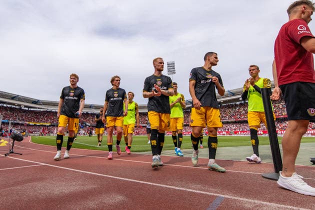 09.08.26 1. FC Nürnberg - SG Dynamo Dresden Deutschland, Nürnberg, 09.08.26, Fussball, 2. Bundesliga, 1. FC Nürnberg - SG Dynamo Dresden: (SG Dynamo Dresden), Enttäschung. *** 08 26 09 1 FC Nuremberg vs. SG Dynamo Dresden Germany, Nuremberg, 08 26 09, Soccer, 2. Bundesliga, 1 FC Nuremberg vs. SG Dynamo Dresden SG Dynamo Dresden, Disappointment