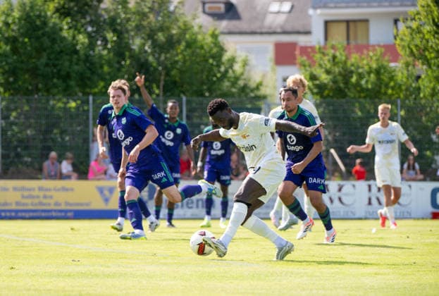 Fußball, Herren, Saison 2026 2027, Testspiel in Salzburg, 1. FC Union Berlin - Aris Limassol FC, Emmanuel Latte Lath (1. FC Union Berlin) erzielt das Tor zum 1:1, 09.08.2026, *** Soccer, Men s, 2026–2027 Season, Friendly Match in Salzburg, 1. FC Union Berlin vs. Aris Limassol FC, Emmanuel Latte Lath of 1. FC Union Berlin scores the goal to tie the game at 1–1, August 9, 2026, Copyright: xMatthiasxKochx