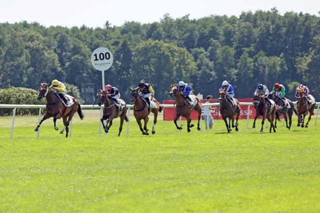 09.08.2026, Hoppegarten, Brandenburg, GER - Full of Hope mit Benjain Marie gewinnt. Galopprennbahn Hoppegarten. () 260809D706HOPPEGARTEN.JPG *** August 9, 2026, Hoppegarten, Brandenburg, GER Full of Hope, ridden by Benjain Marie, wins at Hoppegarten Racetrack 260809D706HOPPEGARTEN JPG