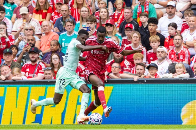 Football - Pre-Season Friendly - Liverpool FC v AS Monaco LIVERPOOL, ENGLAND - Saturday, August 8, 2026: Liverpool s Alexander Isak is challenged by Monaco s Sadibou SanÃ (L) during a pre-season friendly match between Liverpool FC and AS Monaco FC at Anfield. (Photo by David Rawcliffe Propaganda) LIVERPOOL Anfield MERSEYSIDE ENGLAND  Copyright: xDavidxRawcliffex P2026-08-09-Liverpool_Monaco-95