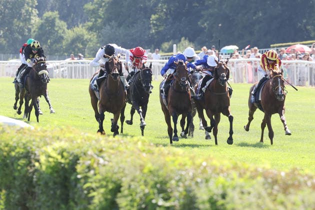 09.08.2026, Hoppegarten, Brandenburg, GER - Tiffany mit Luke Morris gewinnt den 136. Grossen Preis von Berlin. Galopprennbahn Hoppegarten. () 260809D717HOPPEGARTEN.JPG *** August 9, 2026, Hoppegarten, Brandenburg, GER Tiffany, ridden by Luke Morris, wins the 136th Berlin Grand Prix at the Hoppegarten Racetrack 260809D717HOPPEGARTEN JPG