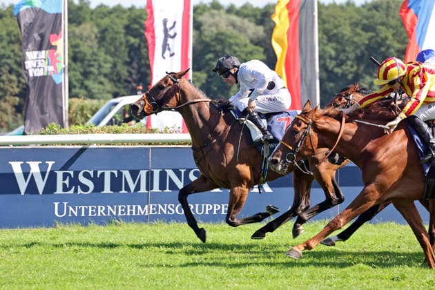 09.08.2026, Hoppegarten, Brandenburg, GER - Tiffany mit Luke Morris gewinnt den 136. Grossen Preis von Berlin. Galopprennbahn Hoppegarten. () 260809D717HOPPEGARTEN.JPG *** August 9, 2026, Hoppegarten, Brandenburg, GER Tiffany, ridden by Luke Morris, wins the 136th Berlin Grand Prix at the Hoppegarten Racetrack 260809D717HOPPEGARTEN JPG