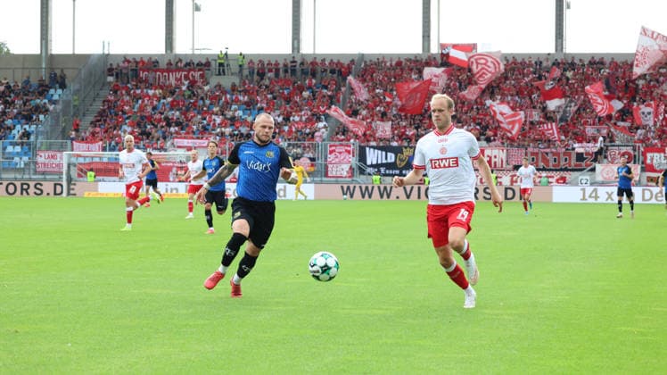 09.08.2026, xrekx, Fussball 3.Liga, 1.FC Saarbruecken - Rot-Weiss Essen v.l. Philip Noah Fahrner (1. FC Saarbruecken) Lucas Brumme (Rot-Weiss Essen) Zweikampf, Aktion, action, battle for the ball (DFL DFB REGULATIONS PROHIBIT ANY USE OF PHOTOGRAPHS as IMAGE SEQUENCES and or QUASI-VIDEO) Saarbruecken *** August 9, 2026, xrekx, Soccer 3rd Division, 1. FC Saarbrücken vs. Rot-Weiss Essen – Philip Noah Fahrner (1. FC Saarbrücken) vs. Lucas Brumme (Rot-Weiss Essen) – Tackle, Action, battle for the ball. DFL and DFB regulations prohibit any use of photographs as image sequences and or quasi-video. Saarbrücken
