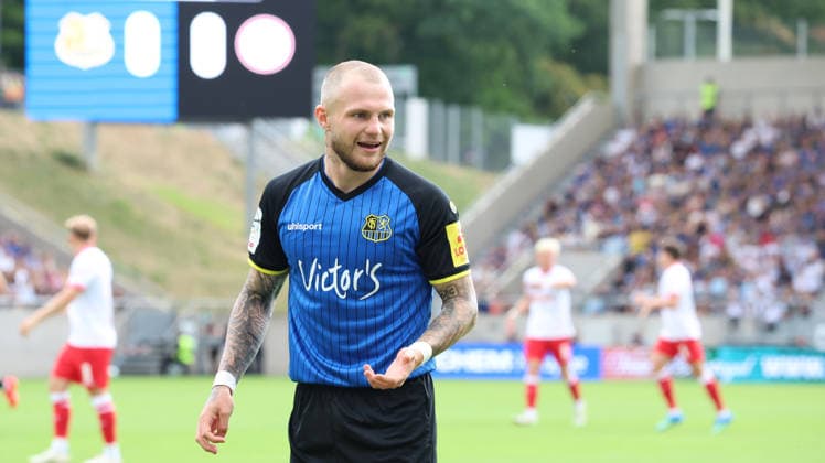 09.08.2026, xrekx, Fussball 3.Liga, 1.FC Saarbruecken - Rot-Weiss Essen v.l. Philip Noah Fahrner (1. FC Saarbruecken) enttaeuscht, enttäuscht, schaut enttaeuscht, niedergeschlagen, disappointed (DFL DFB REGULATIONS PROHIBIT ANY USE OF PHOTOGRAPHS as IMAGE SEQUENCES and or QUASI-VIDEO) Saarbruecken *** August 9, 2026, xrekx, Soccer 3rd Division, 1. FC Saarbrücken vs. Rot-Weiss Essen, photo by Philip Noah Fahrner: 1. FC Saarbrücken looks disappointed, looks disappointed, dejected, disappointed DFL DFB REGULATIONS PROHIBIT ANY USE OF PHOTOGRAPHS as IMAGE SEQUENCES and or QUASI-VIDEO Saarbrücken