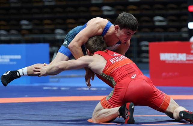 (260809) -- XI AN, Aug. 9, 2026 -- Abdulmazhid Kudiev (bottom) of Tajikistan and Sanjarbek Rustambekov of Uzbekistan during the men s freestyle 65kg final at 2026 China-Central Asia Elite Wrestling Tournament in Xi an, northwest China s Shaanxi Province, Aug. 9, 2026. ) (SP)CHINA-XI AN-WRESTLING-2026 CHINA-CENTRAL ASIA ELITE WRESTLING TOURNAMENT (CN) LixYibo 