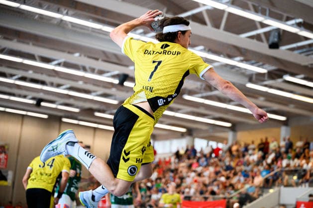 Altensteig: SCup - Finale - 26 27 - Frisch Auf Goeppingen - TVB Stuttgart Kasper Thorsen Lien (Stuttgart) Altensteig Eichwaldhalle Baden-Württemberg Deutschland *** Altensteig SCup Final 26 27 Frisch Auf Göppingen TVB Stuttgart Kasper Thorsen Lien Stuttgart Altensteig Eichwaldhalle Baden-Württemberg Germany