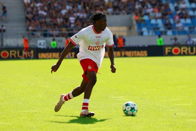 Fußball 3. Liga 01. Spieltag 1. FC Saarbrücken - Rot-Weiss Essen am 09.08..2026 im Ludwigspark in Saarbrücken Dickson Abiama ( Rot-Weiss Essen ) *** Soccer, 3rd Division, Matchday 1: FC Saarbrücken vs. Rot Weiss Essen on August 9, 2026, at Ludwigspark in Saarbrücken. Dickson Abiama, Rot Weiss Essen