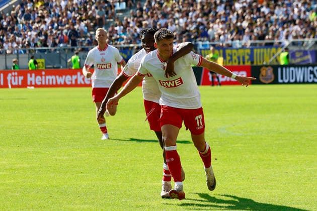 Fußball 3. Liga 01. Spieltag 1. FC Saarbrücken - Rot-Weiss Essen am 09.08..2026 im Ludwigspark in Saarbrücken Torjubel Rot-Weiss Essen Semir Telalovic ( Rot-Weiss Essen ) *** Soccer, 3rd Division, Matchday 1: FC Saarbrücken vs. Rot-Weiss Essen on August 9, 2026, at Ludwigspark in Saarbrücken. Rot-Weiss Essen celebrates a goal. Semir Telalovic, Rot-Weiss Essen