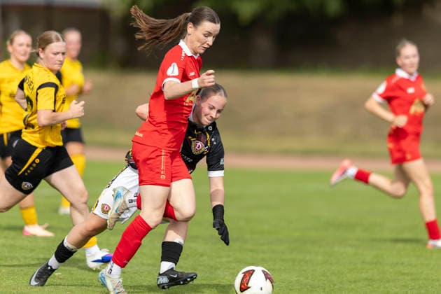 KOWO Sommercup 2026: 1. FFV Erfurt vs. SG Dynamo Dresden; Erfurt; 09.08.2026 2:0 durch Lea Schrenk ( 19; 1. FFV Erfurt) gegen Nika Weigand ( 23; SG Dynamo Dresden) KOWO Sommercup 2026: 1. FFV Erfurt vs. SG Dynamo Dresden; Sportforum Johannesplatz Erfurt; 09.08.2026 *** KOWO Summer Cup 2026 1 FFV Erfurt vs. SG Dynamo Dresden Erfurt 08 09 2026 2–0 by Lea Schrenk 19 1 FFV Erfurt vs. Nika Weigand 23 SG Dynamo Dresden KOWO Summer Cup 2026 1 FFV Erfurt vs. SG Dynamo Dresden, Sportforum Johannesplatz, Erfurt, August 9, 2026 Copyright: xBEAUTIFULxSPORTS Duehringx