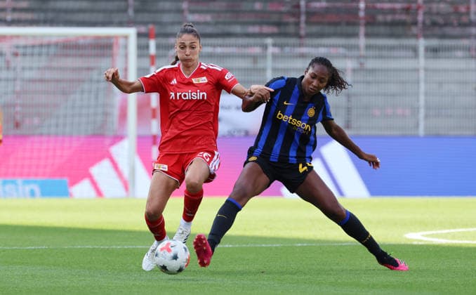 Amber Tysiak, Brittany Raphino Zweikampf Spielszene Aktion Fußball Fussball Testspiel Frauen Damen Bundesliga Saison 2026 2027 09.08.2026 1.FC Union Berlin FCU vs Inter Mailand DFL regulations prohibit any use of photographs as image sequences and or quasi-video *** Amber Tysiak, Brittany Raphino, one-on-one duel, game scene, action, sports, soccer, women s soccer, friendly match, Women s Bundesliga, 2026–2027 season, September 8, 2026, 1. FC Union Berlin (FCU) vs. Inter Milan. DFL regulations prohibit any use of photographs as image sequences and or quasi-video.