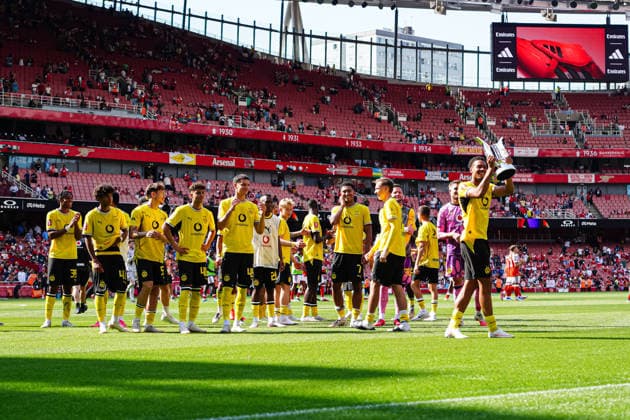 Borussia Dortmund mit Emirates Cup GER, FC Arsenal vs. Borussia Dortmund, Fußball, Emirates Cup 2026, Saison 2026 2027, 09.08.2026 GER, FC Arsenal vs. Borussia Dortmund, Fußball, Testspiel, Saison 2026 2027, 09.08.2026 London *** Borussia Dortmund at the Emirates Cup (GER), Arsenal FC vs. Borussia Dortmund, Soccer, Emirates Cup 2026, 2026–2027 Season, August 9, 2026 (GER), Arsenal FC vs. Borussia Dortmund, Soccer, Friendly Match, 2026–2027 Season, August 9, 2026, London Copyright: xEibner-Pressefoto MarcelxvonxFehrnx EP_MFN_P
