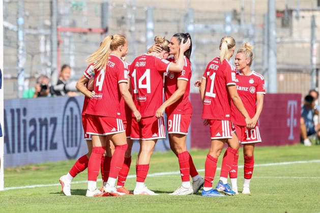 Jubel zum Tor zum 2:0 durch Alara Sehitler (FC Bayern Muenchen, 14), GER, FC Bayern Muenchen vs. Paris FC, Fussball, Testspiel, Saison 2026 2027, 09.08.2026, GER, FC Bayern Muenchen vs. Paris FC, Fussball, Testspiel, Saison 2026 2027, 09.08.2026 Unterhaching *** Celebration following Alara Sehitler s goal to make it 2–0, FC Bayern Munich, 14, GER, FC Bayern Munich vs. Paris FC, Soccer, Friendly, 2026–2027 Season, August 9, 2026, GER, FC Bayern Munich vs. Paris FC, Soccer, Friendly, 2026–2027 Season, August 9, 2026, Unterhaching Copyright: xEibner-Pressefoto JennixMaulx EP_JML