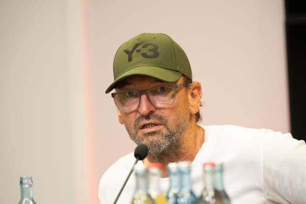 09.08.2026: Fußball: Energie Cottbus - Hannover 96, 2. Spieltag im LEAG Energie Stadion. Energie Cottbus Trainer Claus-Dieter Pele Wollitz nach dem Spiel bei der Pressekonferenz WICHTIGER HINWEIS: Gemäß den Vorgaben der DFL und des DFB ist es untersagt, in dem Stadion und oder vom Spiel angefertigte Fotoaufnahmen in Form von Sequenzbildern und oder videoähnlichen Fotostrecken zu verwerten bzw. verwerten zu lassen. *** August 9, 2026: Energie Cottbus vs. Hannover 96, Matchday 2 at the LEAG Energie Stadium. Energie Cottbus coach Claus Dieter Pele Wollitz at the postgame press conference. IMPORTANT NOTICE: In accordance with DFL and DFB regulations, it is prohibited to use or allow the use of photographs taken in the stadium and or during the match in the form of sequential images and or video-like photo series Copyright: xJamesxZabelx