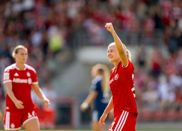 09.08.2026, Google Pixel Frauen-Bundesliga: Testspiel FC Bayern Frauen - Paris FC, im Sportpark Unterhaching, Pernille Harder (FC Bayern München) Torjubel *** August 9, 2026, Google Pixel Women s Bundesliga Friendly Match: FC Bayern Women vs. Paris FC, at Sportpark Unterhaching, Pernille Harder of FC Bayern Munich Celebrates a Goal