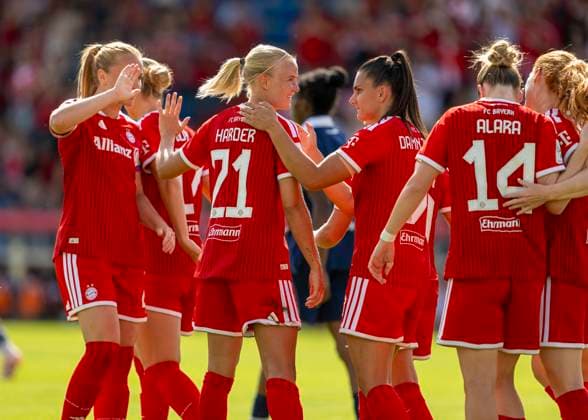 09.08.2026, Google Pixel Frauen-Bundesliga: Testspiel FC Bayern Frauen - Paris FC, im Sportpark Unterhaching, Pernille Harder (FC Bayern München) Torjubel *** August 9, 2026, Google Pixel Women s Bundesliga Friendly Match: FC Bayern Women vs. Paris FC, at Sportpark Unterhaching, Pernille Harder of FC Bayern Munich Celebrates a Goal