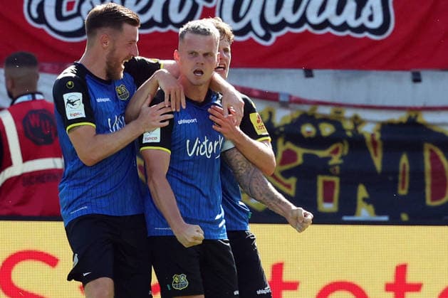 09.08.2026, xrekx, Fussball 3.Liga, 1.FC Saarbruecken - Rot-Weiss Essen v.l. Torjubel nach dem Tor zum celebrating the goal celebrate 2:2 durch Christian Kuehlwetter (1. FC Saarbruecken) mit Florian Pick (1. FC Saarbruecken) Daniel Gleiber (1. FC Saarbruecken) (DFL DFB REGULATIONS PROHIBIT ANY USE OF PHOTOGRAPHS as IMAGE SEQUENCES and or QUASI-VIDEO) Saarbruecken *** August 9, 2026, xrekx, Soccer 3rd Division, 1 FC Saarbrücken vs. Rot-Weiss Essen: Goal celebration after Christian Kuehlwetter’s goal to tie the score at 2–2; 1 FC Saarbrücken with Florian Pick; 1 FC Saarbrücken’s Daniel Gleiber; 1 FC Saarbrücken. DFL and DFB regulations prohibit any use of PHOTOGRAPHS as IMAGE SEQUENCES and or QUASI-VIDEO Saarbrücken