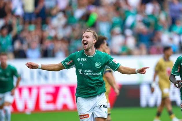 9. August 2026, Fussball, Brack Super League 2026 27, Runde 3, FC St. Gallen 1879 gegen FC Luzern, Berit Sitterstadion, St. Gallen, Schweiz Lukas Daschner (10, FC St. Gallen 1879) Torschütze zum 1:0 für den FC St. Gallen Photo: Urs Ottiger *** August 9, 2026, Soccer, Brack Super League 2026–27, Round 3, FC St. Gallen 1879 vs. FC Lucerne, Berit Sitter Stadium, St. Gallen, Switzerland; Lukas Daschner (No. 10), FC St. Gallen 1879, scores the 1–0 goal for FC St. Gallen; Photo by Urs Ottiger