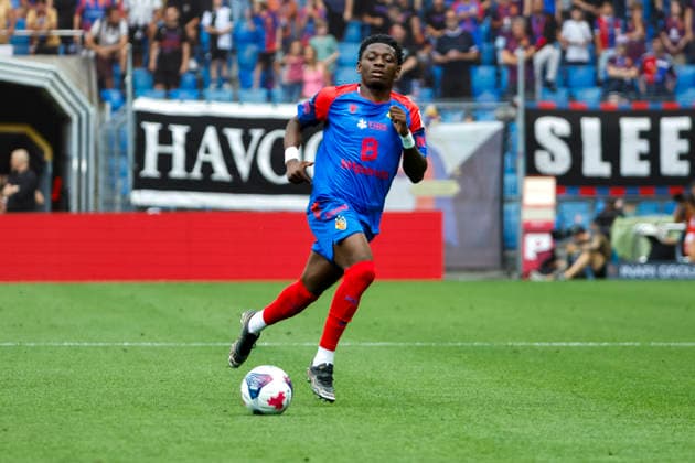 Kazeem Olaigbe (FC Basel, 11) am Ball , Schweiz, Fussball, Super League, 3.Spieltag, 2026 2027, FC Basel 1893 vs. FC Thun, 09.08.2026, Basel Sankt Jakob Park Schweiz *** Kazeem Olaigbe, FC Basel, 11 on the Ball, Switzerland, Soccer, Super League, Matchday 3, 2026–2027, FC Basel 1893 vs. FC Thun, August 9, 2026, St. Jakob Park, Basel, Switzerland Copyright: xGrantxHubbsx