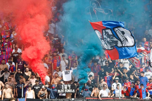 FC BaselChoreografie der Fans, Ultras, Banner, Fahnen, Schal, Tribüne, Choreographie , Schweiz, Fussball, Super League, 3.Spieltag, 2026 2027, FC Basel 1893 vs. FC Thun, 09.08.2026, Basel Sankt Jakob Park Schweiz *** FC Basel: Fan choreography, ultras, banners, flags, scarves, stands, choreography, Switzerland, soccer, Super League, Matchday 3, 2026–2027, FC Basel 1893 vs. FC Thun, August 9, 2026, Basel Sankt Jakob Park, Switzerland Copyright: xGrantxHubbsx