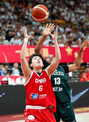 (260809) -- HAIKOU, Aug. 9, 2026 -- Gabrielle White (R) of Nigeria competes with Yang Shuyu of China during a friendly basketball match between China and Nigeria in Haikou, south China s Hainan Province, Aug. 9, 2026. ) (SP)CHINA-HAIKOU-BASKETBALL-FRIENDLY-CHINA VS NIGERIA (CN) YangxGuanyu 