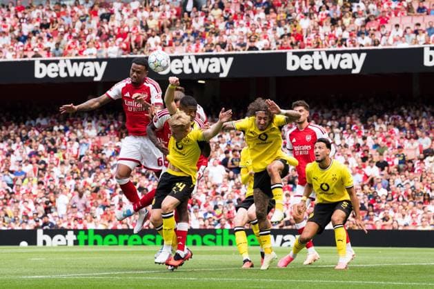 Gabriel Magalhaes of Arsenal heads the ball Arsenal vs Borussia Dortmund, Emirates Cup, Final, Emirates Stadium, London, UK - 09 Aug 2026London Emirates Stadium United Kingdom  Copyright: xWiredxPhotos Shutterstockx 17058922ad