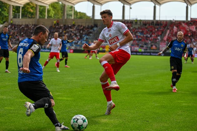 Patrick Sontheimer, Semir Telalovic 1. FC Saarbrücken - Rot-Weiss Essen 09.08.2026 Patrick Sontheimer (6, FCS) mit Abwehraktion gegen Semir Telalovic (17, RWE) 1. FC Saarbrücken gegen Rot-Weiss Essen im Ludwigsparkstadion (Saarbrücken) am 9. August 2026. 1. Spieltag der 3. Liga, Saison 2026 2027 *** Patrick Sontheimer, Semir Telalovic 1 FC Saarbrücken vs. Rot Weiss Essen August 9, 2026 Patrick Sontheimer 6, FCS makes a defensive play against Semir Telalovic 17, RWE 1 FC Saarbrücken vs. Rot Weiss Essen at Ludwigsparkstadion in Saarbrücken on August 9, 2026—Matchday 1 of the 3. Liga, 2026–2027 season
