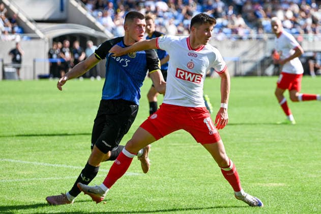 Semir Telalovic 1. FC Saarbrücken - Rot-Weiss Essen 09.08.2026 Semir Telalovic (17, RWE) 1. FC Saarbrücken gegen Rot-Weiss Essen im Ludwigsparkstadion (Saarbrücken) am 9. August 2026. 1. Spieltag der 3. Liga, Saison 2026 2027 *** Semir Telalovic 1 FC Saarbrücken Rot Weiss Essen August 9, 2026 Semir Telalovic 17, RWE 1 FC Saarbrücken vs. Rot Weiss Essen at Ludwigsparkstadion in Saarbrücken on August 9, 2026—Matchday 1 of the 3. Liga, 2026–2027 season