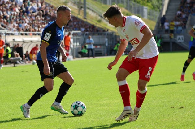 09.08.2026, Fussball, Herren, 3. Liga, Saison 2026 2027, 1. FC Saarbrücken - Rot-Weiss Essen, Florian Pick (1. FC Saarbrücken), Michael Kostka (Rot-Weiss Essen) Saarbrücken Ludwigsparkstadion Saarland Deutschland (DEU) *** August 9, 2026, Soccer, Men s, 3rd Division, 2026–2027 Season, 1 FC Saarbrücken vs. Rot-Weiss Essen, Florian Pick (1 FC Saarbrücken), Michael Kostka (Rot-Weiss Essen), Saarbrücken, Ludwigsparkstadion, Saarland, Germany, DEU Copyright: xSebastianxBachx