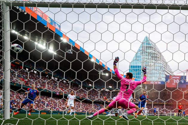 BASEL, SWITZERLAND - AUGUST 9: L-R) Zan Celar of Basel, Marc Gutbub of Thun, Niklas Steffen of Thun Leo Leroy of Basel by the first goal for Basel on August 9, 2026 in Basel, Switzerland. *** BASEL, SWITZERLAND, AUGUST 9: L R Zan Celar of Basel, Marc Gutbub of Thun, Niklas Steffen of Thun, and Leo Leroy of Basel celebrate Basel s first goal on August 9, 2026, in Basel, Switzerland Copyright: xJustPictures.ch PascalxvonxBürenx jp-en-EuSpIm-Pavo_Fotografie-739746