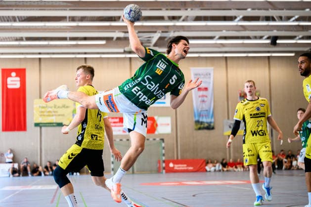 Altensteig: SCup - Finale - 26 27 - Frisch Auf Goeppingen - TVB Stuttgart Rutger Ten Velde (Goeppingen) Altensteig Eichwaldhalle Baden-Württemberg Deutschland *** Altensteig SCup Final 26 27 Frisch Auf Göppingen TVB Stuttgart Rutger Ten Velde Göppingen Altensteig Eichwaldhalle Baden-Württemberg Germany